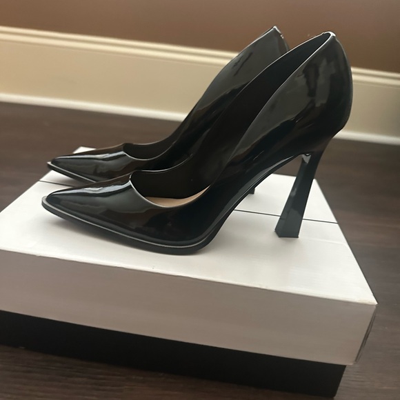 Aldo Glossy Black Heels - Picture 4 of 6
